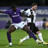 Una traversa, un errore clamoroso e il gol di Kostic: è 0-1 tra Fiorentina e Juventus...