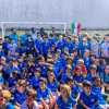 Giocatori del Napoli in visita alla scuola calcio dei loro figli