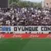 A Bergamo e a Monza lo striscione per il tifoso ucciso sabato sera: “Claris ovunque con noi”