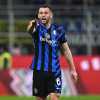 Inter, ko nel riscaldamento per De Vrij: gioca Acerbi. Dumfries capitano