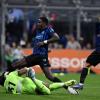 Alla fine arriva Thuram: Inter in vantaggio sul Parma, 1-0 all’intervallo. A San Siro è già festa scudetto