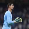 Tegola Courtois per il Real Madrid: il portiere salta il Lille per lesione all'adduttore