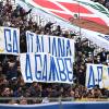 "Lega italiana a gambe a Perth": striscione contro la Lega per Milan-Como, tifosi...