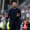 Genoa, tre punti per "chiudere il cerchio": De Rossi cerca l'allungo contro l'amico...