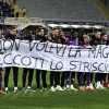 "Non volevi la maglia, eccoti lo striscione". La squadra della Fiorentina saluta così Bove