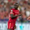 Bayern, corsa contro il tempo per Mane. Il senegalese torna ad allenarsi con il pallone