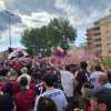 Bologna, partito il corteo dei tifosi da Ponte Milvio verso l'Olimpico: le immagini...
