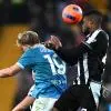 L'Udinese giocherà metà ripresa a Napoli con l'uomo in meno: espulso Kabasele dopo...