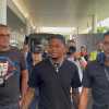 Bailey atterrato a Roma: bagno di folla all'aeroporto per il nuovo attaccante giallorosso...