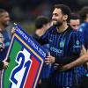 "Yali Yali". L'Inter balla su una hit romena "scoperta" da Calhanoglu, poi è arrivato Chivu