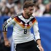 Goretzka, che gaffe: sale sul pullman dell'Ecuador dopo il ko della Germania