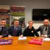 Sportitalia, la foto della firma più attesa: De Jong è del Barcellona