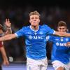 Pari tra Juve e Milan. Napoli e Roma in vetta. La Gazzetta: “Chi scappa e chi sbaglia”...
