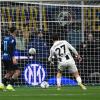 Autorete e gol di Cambiaso: Inter-Juve è 1-1 al 45'. Rosso a Kalulu che farà discutere...