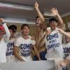 Como, è qui la festa? Inno Champions e gavettoni gelati: tutta la gioia di Fabregas...