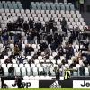 Scontri prima di Torino-Juve, il tifoso bianconero ferito resta ricoverato in terapia...