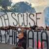 "Basta scuse, ultima chiamata": la Curva Sud accoglie così il Milan all'arrivo a San Siro