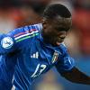 Kayode stende il Liverpool e le sue rimesse laterali diventano virali: messaggio...
