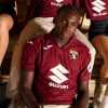 Il Torino presenta la nuova maglia per il 2025-2026: "Profondamente granata"