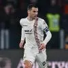 Como, Douvikas raddoppia. Ma rigore su Vardy: Bonazzoli rianima la Cremonese 1-2
