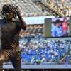 Napoli, tre anni fa l'addio a Maradona: mascotte e luci allo stadio
