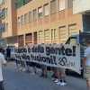 Protesta dei tifosi del Brescia sotto la Lega B: "Il calcio è della gente! Non alle...