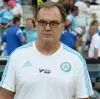 "Non sono un modello": Bielsa spiega perché ha guardato il pavimento nelle foto della...