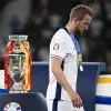 Imposta, segna, si sacrifica: nessun attaccante oggi è più completo di Harry Kane...