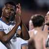 Parapiglia nel finale di Inter-River Plate. E Chivu si lancia in campo per fermare...