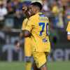 Un lampo di Cheddira nel recupero, un infortunio e tanti sbadigli: Frosinone-Lecce 1-0 al 45'