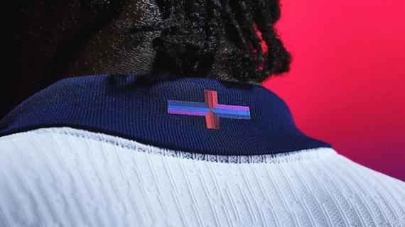 Inghilterra con la croce di San Giorgio viola-blu, Southgate: "Per me è solo rossa e bianca"