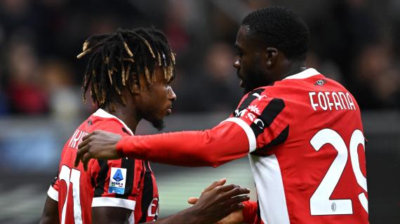 Chukwueze subito, poi solo sofferenza: il Milan regge un'ora in 10 e ritrova i 3 punti con l'Udinese