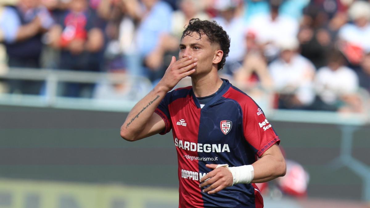 Cagliari, Sebastiano Esposito non c'è e presenta un nuovo certificato medico