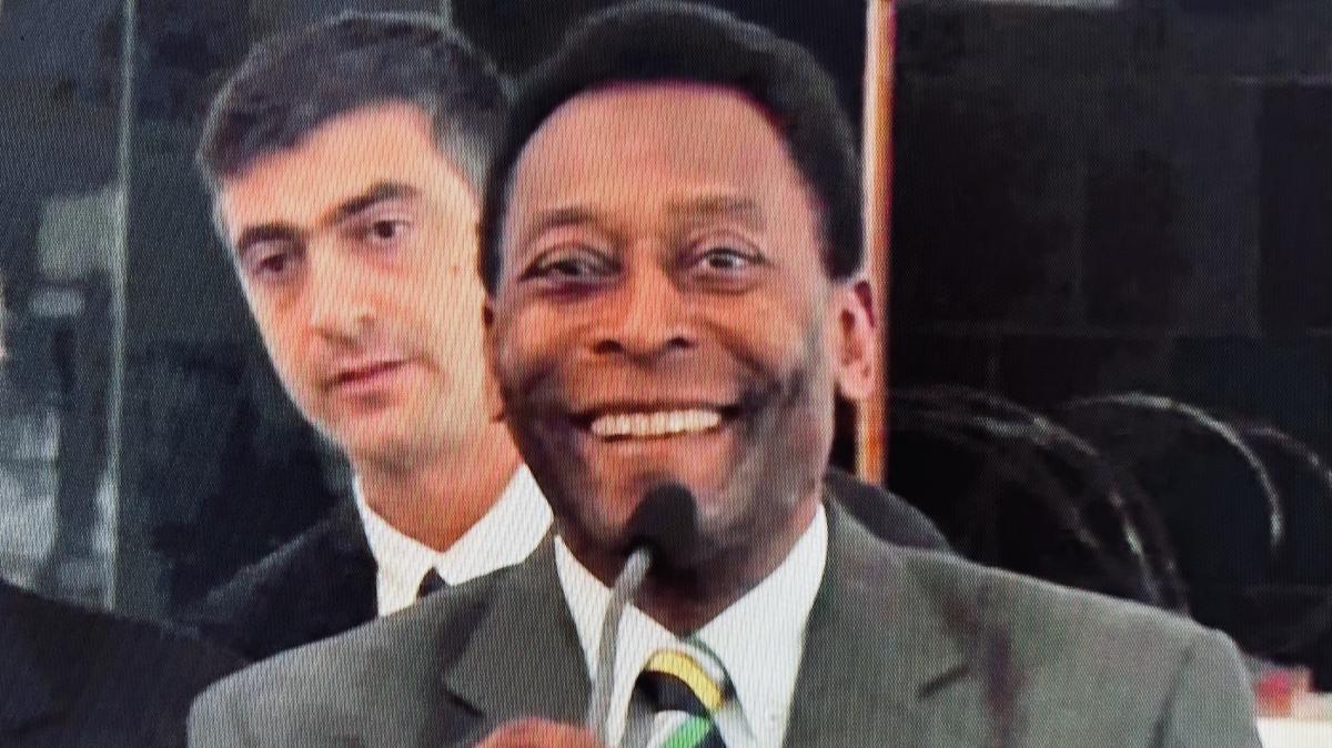 Neymar acquista il marchio di Pelè: vuole rilanciarlo dopo un periodo di crisi