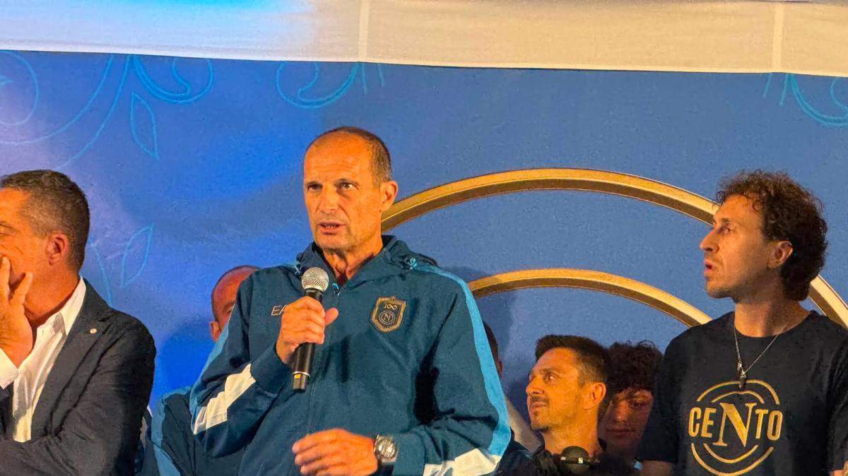 Allegri risponde ai tifosi del Napoli: "Chi non salta è juventino? Lo sento da 15 anni..."
