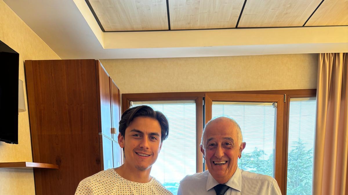 Paulo Dybala operato, tempi di recupero lunghissimi. Il rinnovo con la Roma si allontana