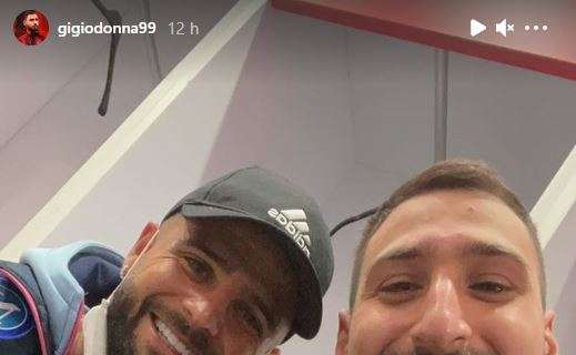 "Siete na’ banda e’ music". Donnarumma furioso al 90esimo. Poi il selfie con Insigne