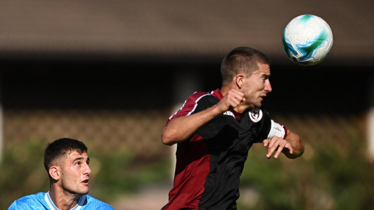 Arezzo, derby del sud per Chiosa: dopo il Bari si fa avanti anche la Salernitana