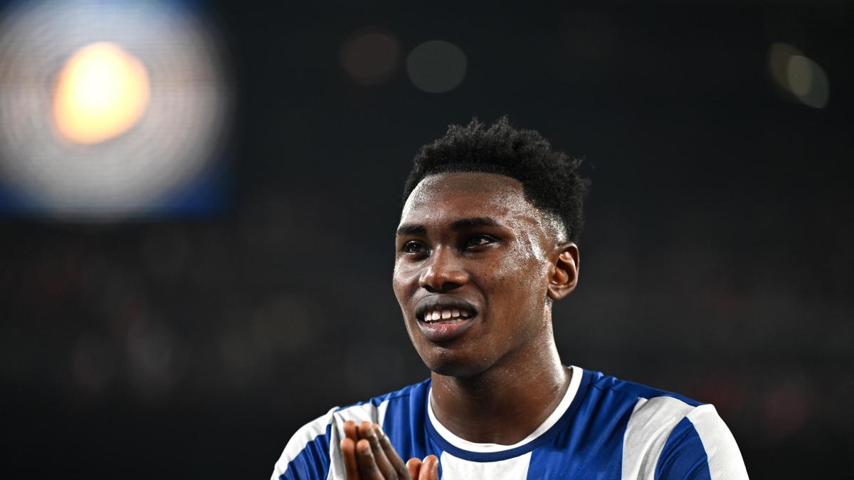 Samu, il bomber da 16 gol in 23 presenze: il Porto lo celebra con un "goffo" ironico