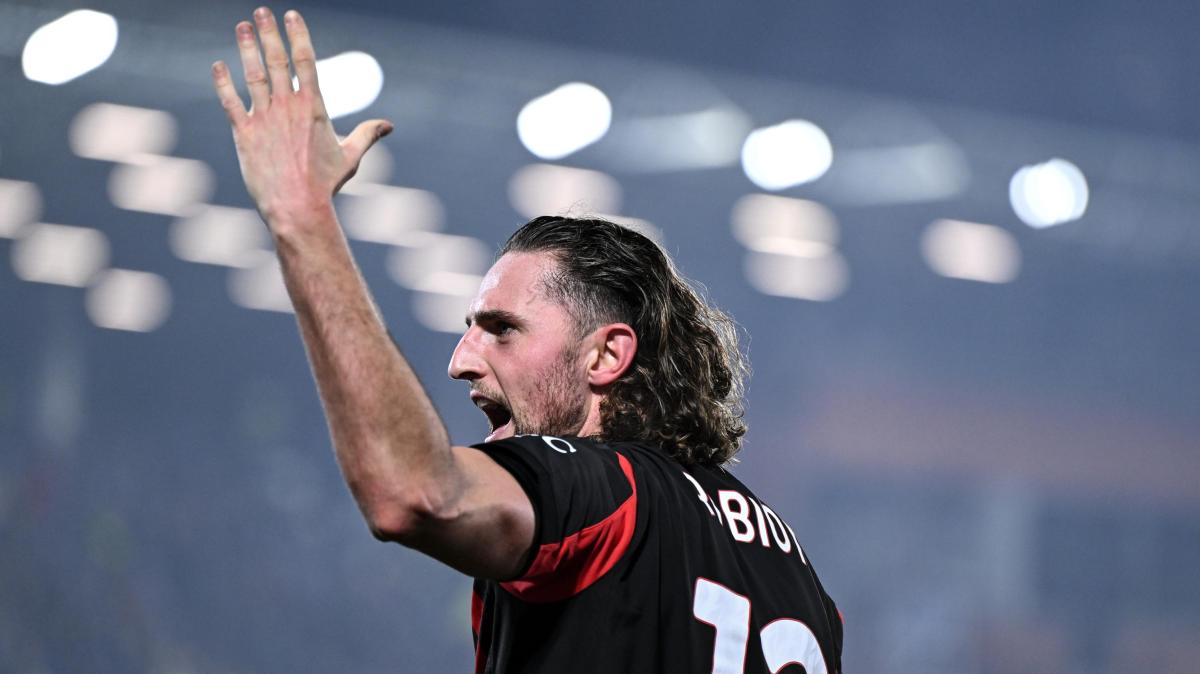 Rabiot decisivo a Como, il Corriere dello Sport titola: "Raboom. Milan a -3 dall'Inter"