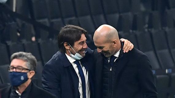 Napoli, suggestione Zidane per la panchina. Il francese avrebbe rifiutato il PSG