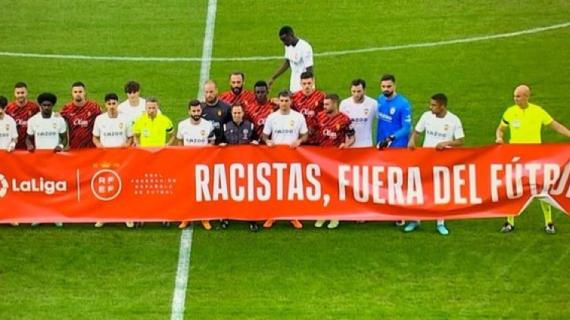 Spagna, Diakhaby boicotta il messaggio anti-razzista prima della partita: i motivi