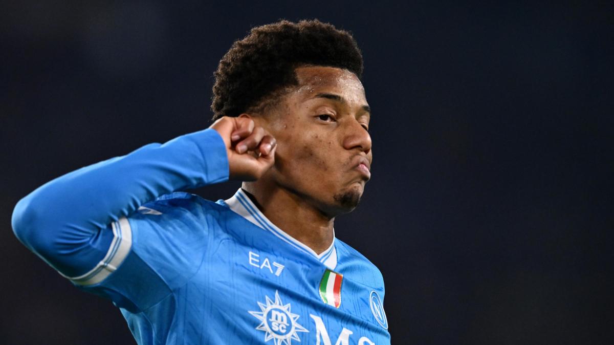 Neres gela la Roma. Il Corriere dello Sport apre sul Napoli: "La legge di Conte"