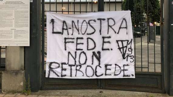 TMW - Parma, spunta uno striscione davanti al Tardini: "La nostra fede non retrocede"