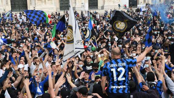 Inter Campione, La Gazzetta dello Sport: "Lukaku in auto guida i caroselli"