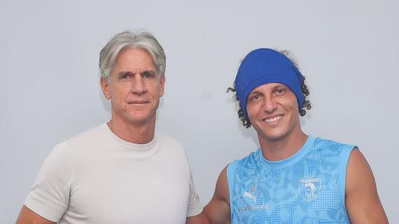 David Luiz al Pafos: la prima foto del brasiliano con il direttore sportivo Giaretta