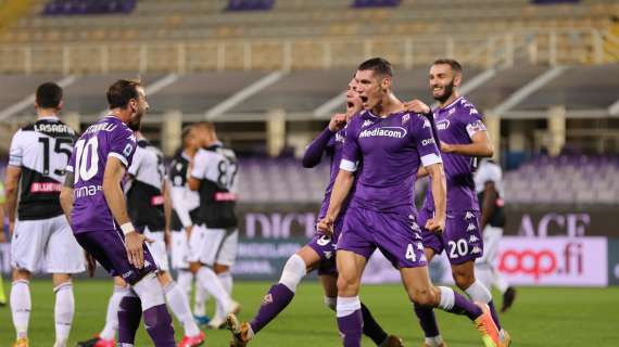 La Fiorentina parte bene e sfonda, ma l'Udinese rimane in partita: 2-1 all'intervallo