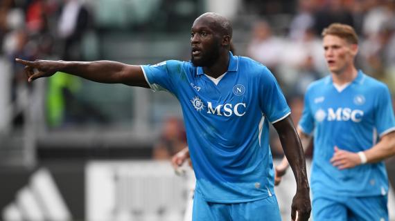 Il Napoli si riporta avanti contro il Como: Olivera conquista un rigore, Lukaku lo trasforma