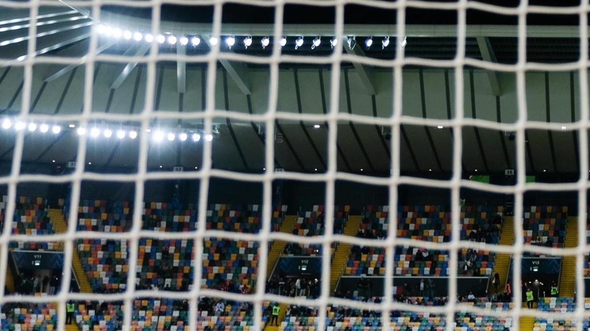 Ultimo, a 45 punti dal penultimo posto e senza vittorie da 37 turni: i tristi record dello Sheffield 