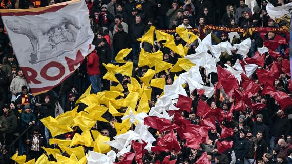 Roma-Lazio, striscione tifosi giallorossi: "Noi colori di questa città, voi feccia della società"